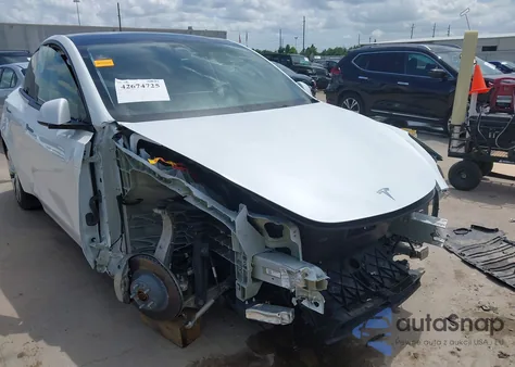 2023 Tesla Model Y Awd/Long Range Dual Motor All-Wheel Drive from USA, damaged, VIN 7SAYGDEE2PA088474